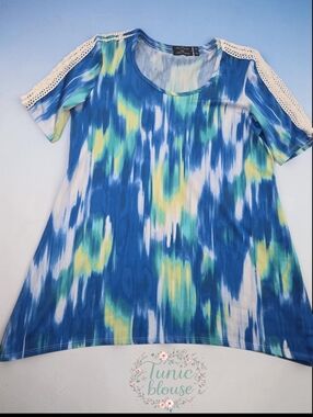 *1310 Notations brushstroke lace tunic top Women size Small